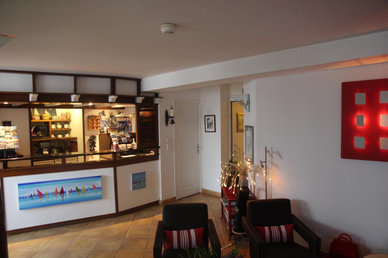 Hotel Les Almadies - Coeur De Ville Saint-Jean-de-Luz Εξωτερικό φωτογραφία
